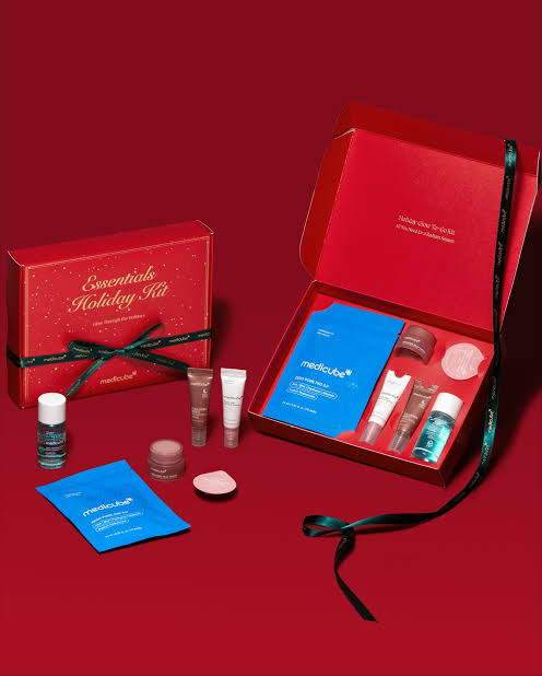 Medicube Essentials Holiday Kit